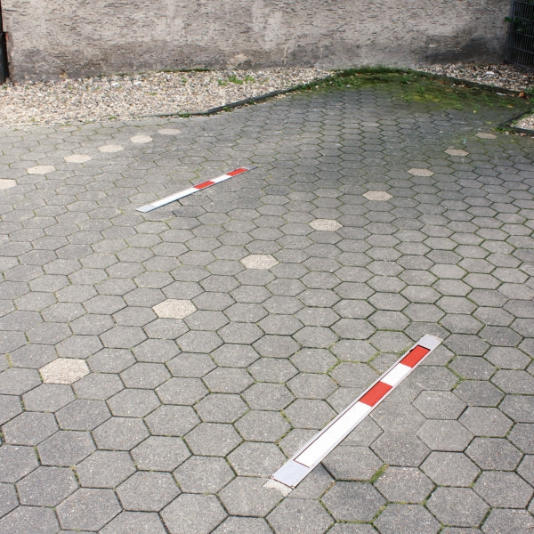 COMMANDER-PLUS Drop-Down Post | Flush-Fitting Steel Parking Barrier